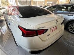 نيسان ألتيما